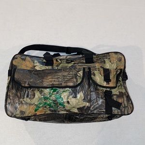Missy Oak Break Up Camouflage duffel bag